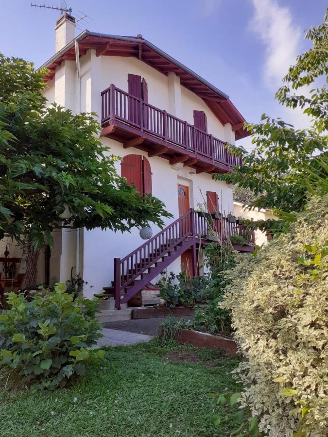 Au Bosquet: Tranquil Retreat with Breakfast Near Town Center Bed & Breakfast Salies-de-Bearn Exterior photo