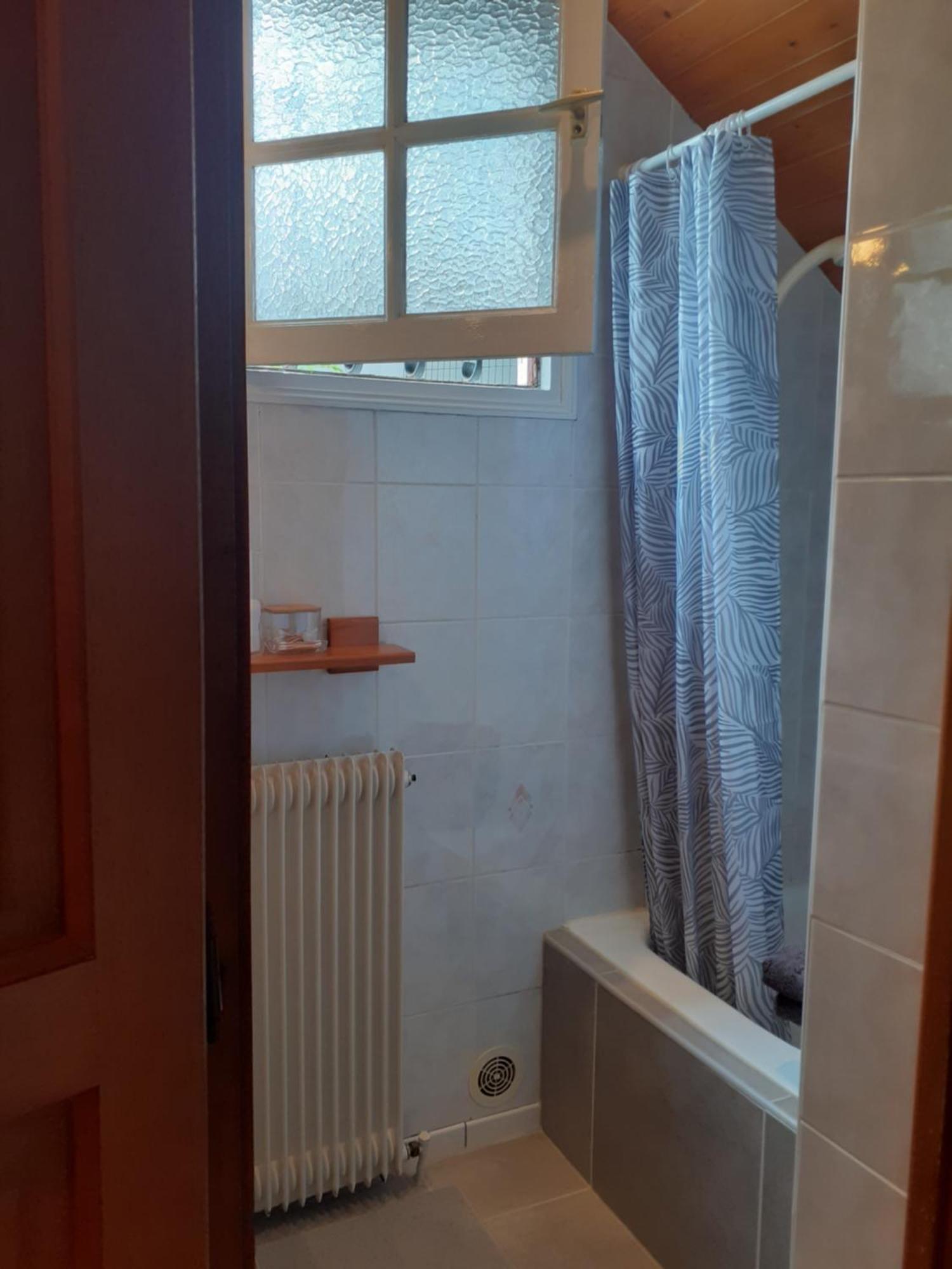 Au Bosquet: Tranquil Retreat with Breakfast Near Town Center Bed & Breakfast Salies-de-Bearn Exterior photo